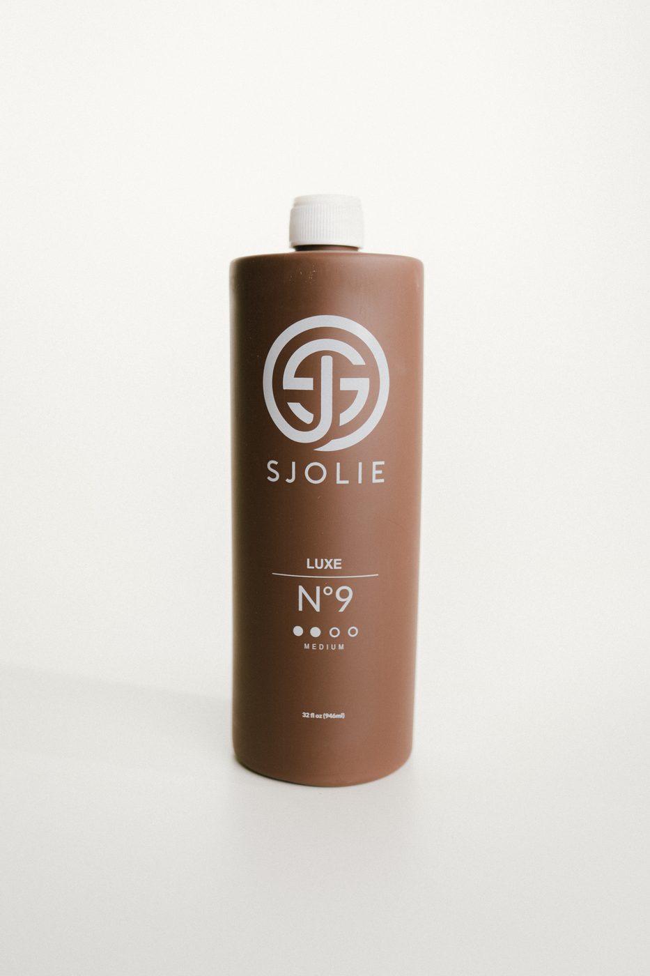 Sjolie Luxe N°9 professional spray tan solution for a new spray tan business